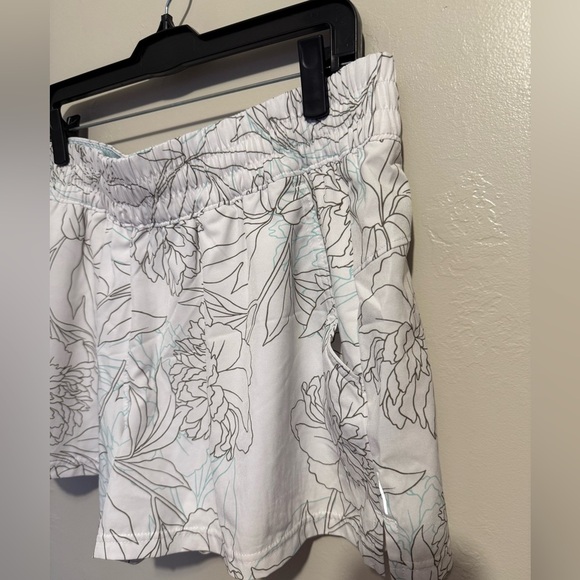 Columbia Floral Print White Athletic Shorts with Built in Bike Shorts XL - Picture 4 of 16